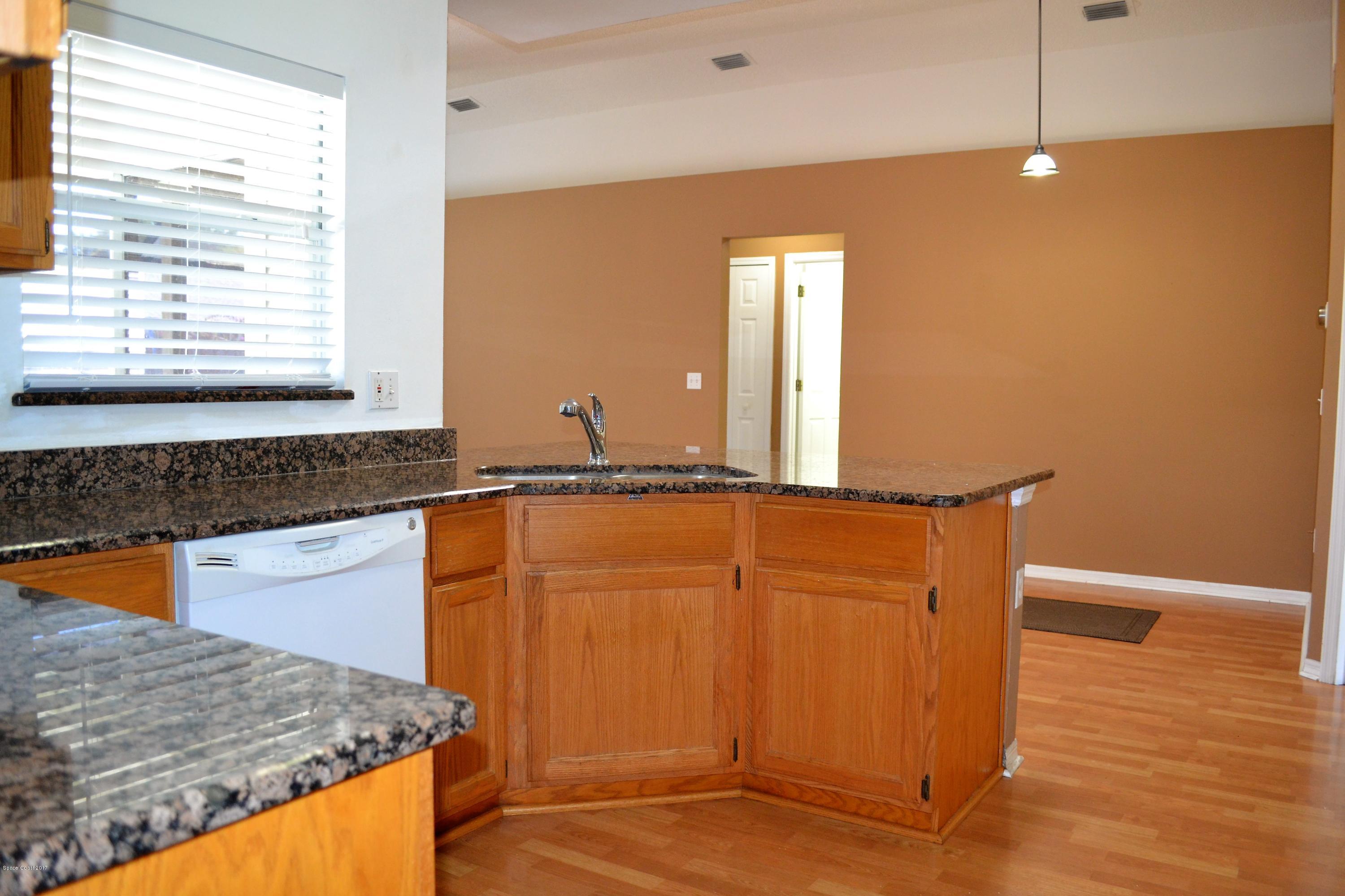 235 Twin Lakes Road Melbourne, FL 32901 - Photo 5 of 27 5