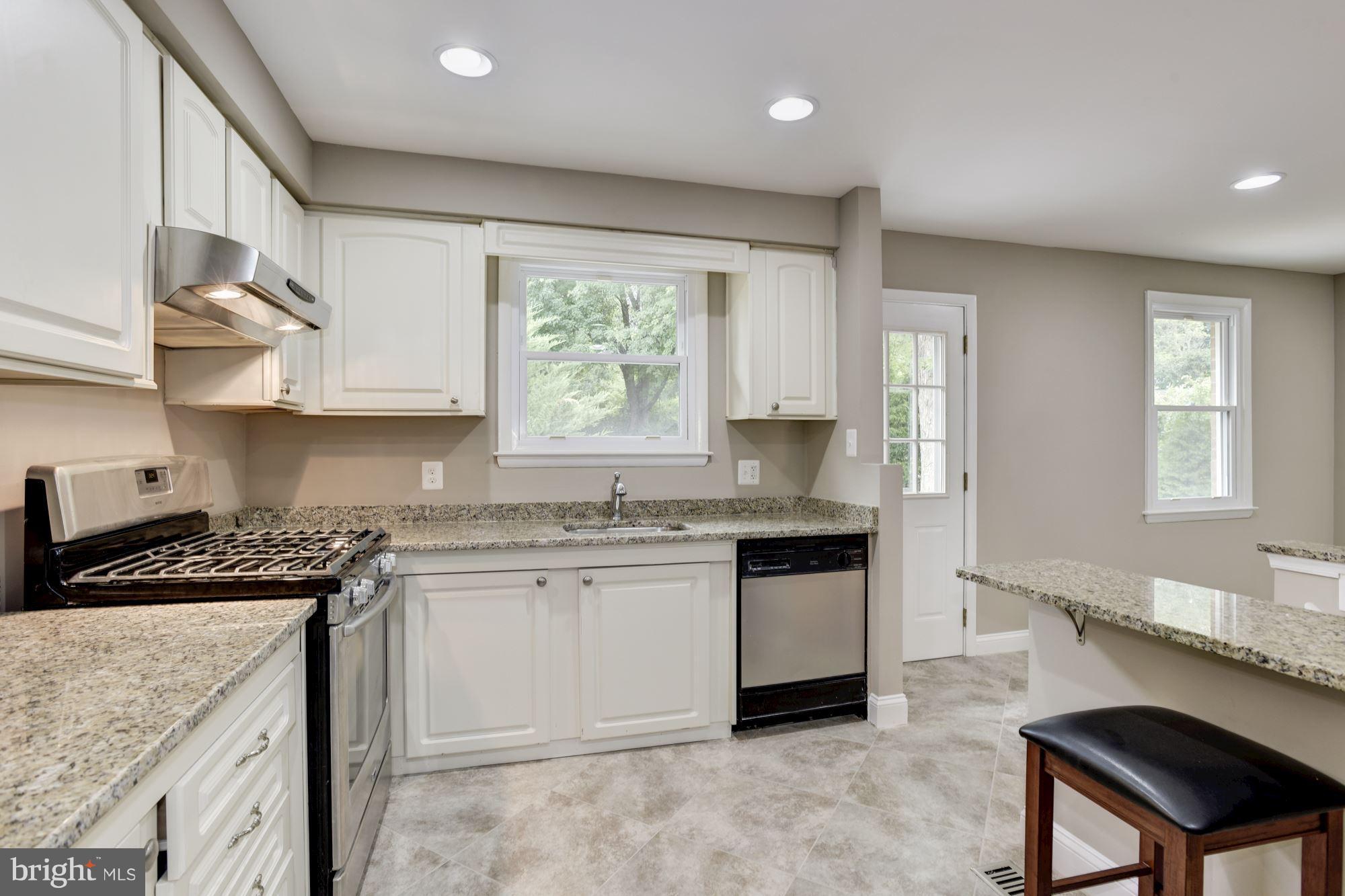 10382 Tuscany Road Ellicott City, MD 21042 - Photo 12 of 29 Kitchen
