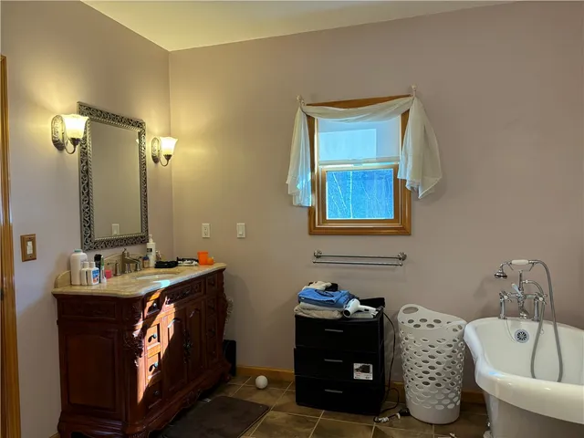 $849,500 | 172 Hawks Road, Pittsfield, NY 13411