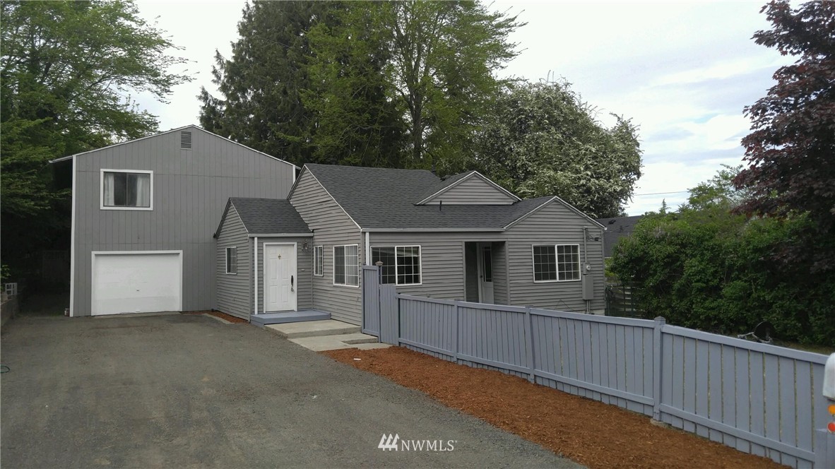 1918 Sheridan Road Bremerton, WA 98310 - Photo 1 of 11 Gallery Image 1