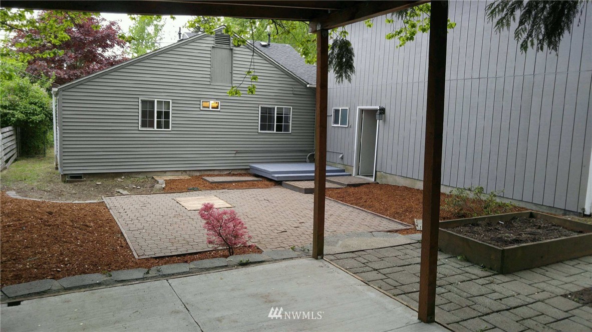 1918 Sheridan Road Bremerton, WA 98310 - Photo 3 of 11 Gallery Image 3