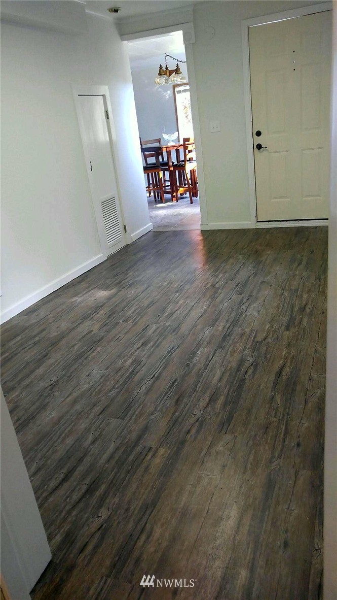 1918 Sheridan Road Bremerton, WA 98310 - Photo 7 of 11 Gallery Image 7
