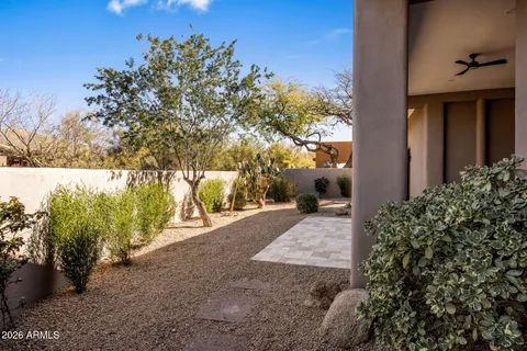 $1,825,000 | 10874 East Dale Lane, Scottsdale, AZ 85262
