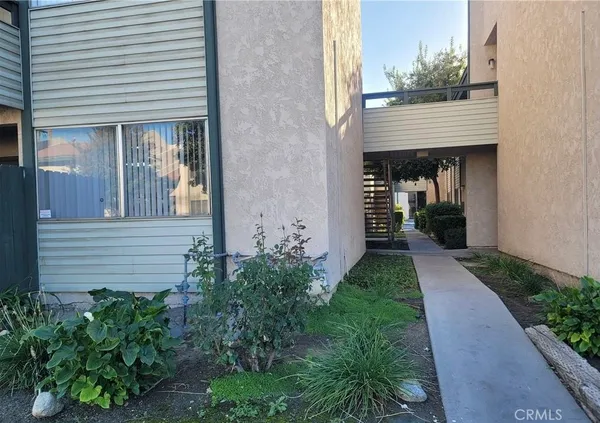 $298,000 | 2255 Cahuilla Street, Unit 55, Colton, CA 92324