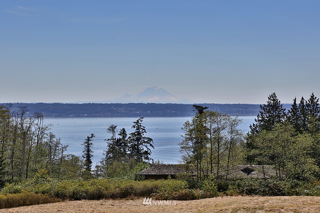 7966 Scatchet Head Road Clinton, WA 98236 - Photo 1 of 25 Gallery Image 1