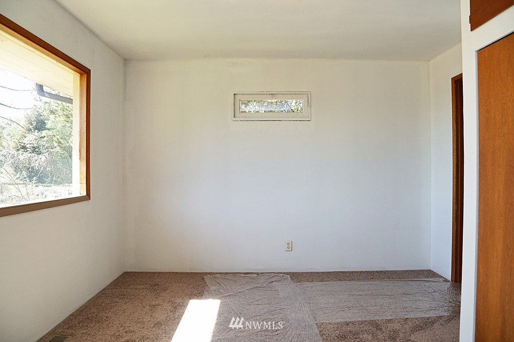 7966 Scatchet Head Road Clinton, WA 98236 - Photo 13 of 25 Gallery Image 13