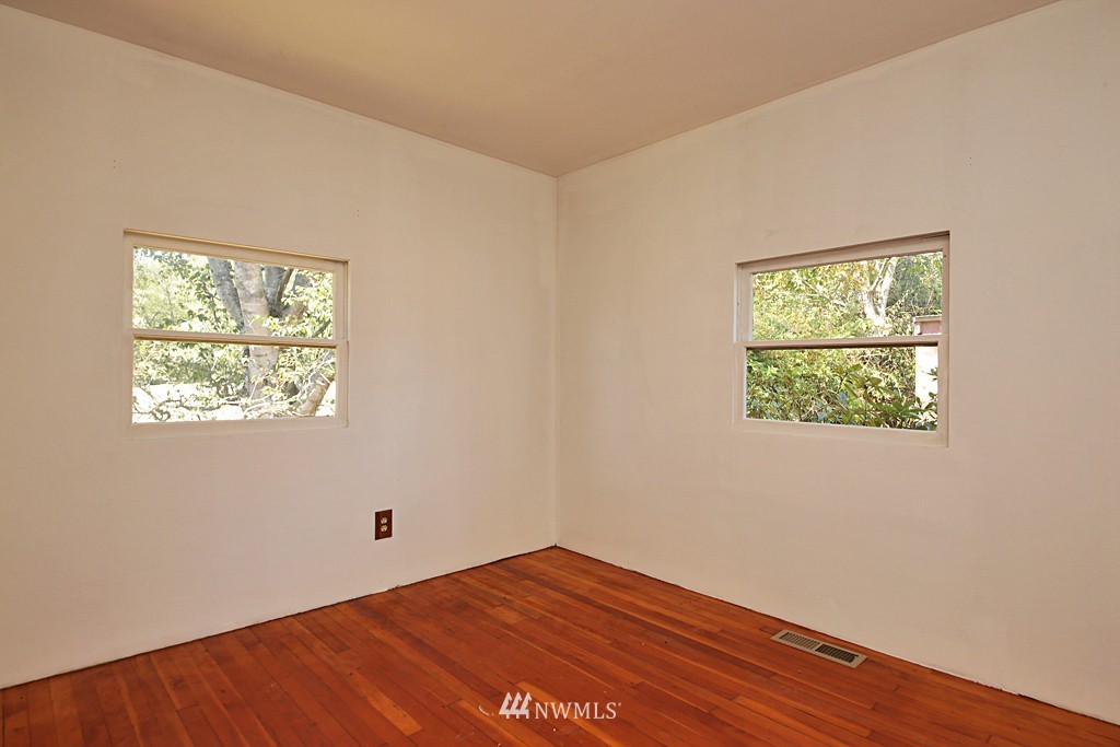 7966 Scatchet Head Road Clinton, WA 98236 - Photo 15 of 25 Gallery Image 15