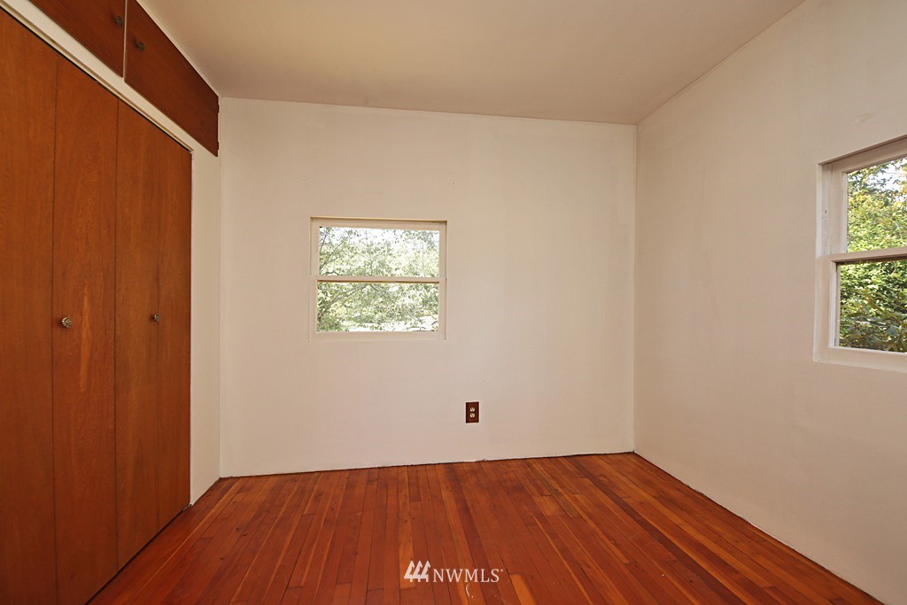 7966 Scatchet Head Road Clinton, WA 98236 - Photo 16 of 25 Gallery Image 16