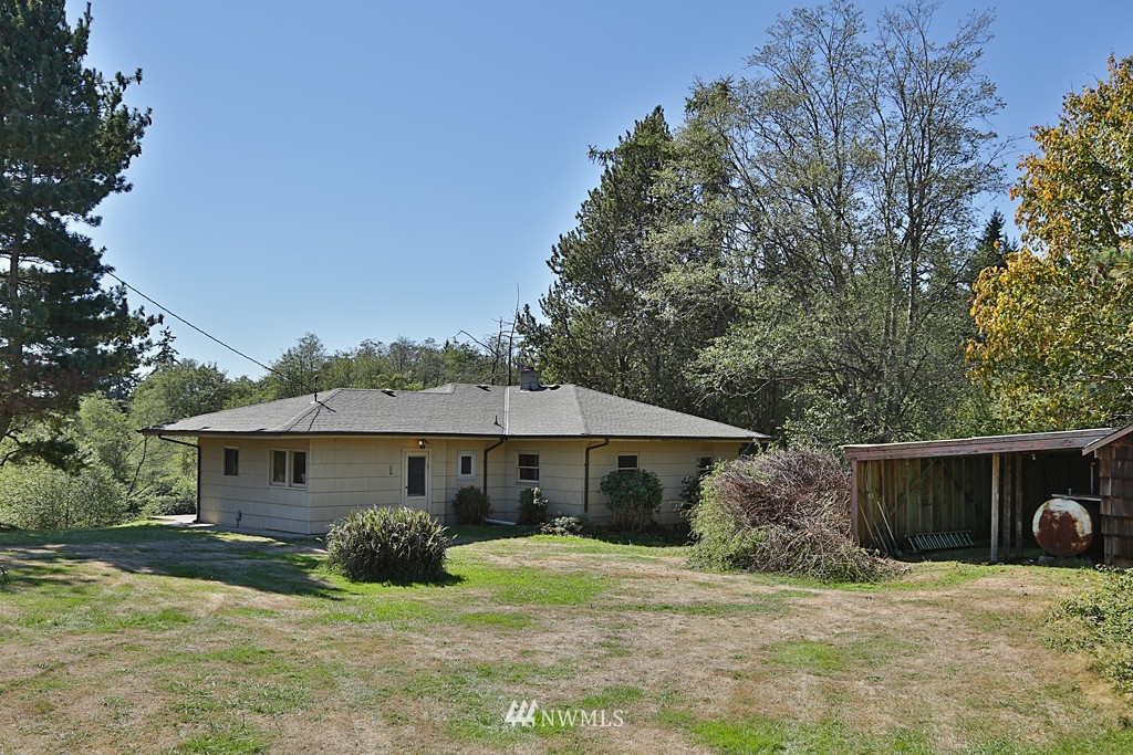 7966 Scatchet Head Road Clinton, WA 98236 - Photo 3 of 25 Gallery Image 3