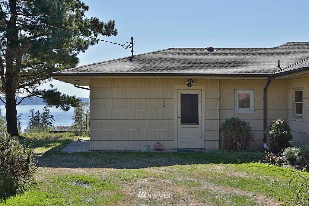 7966 Scatchet Head Road Clinton, WA 98236 - Photo 23 of 25 Gallery Image 23