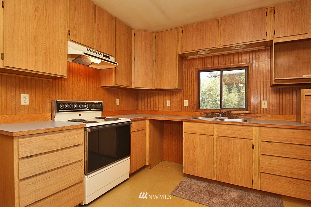 7966 Scatchet Head Road Clinton, WA 98236 - Photo 6 of 25 Gallery Image 6