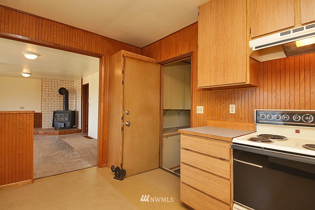 7966 Scatchet Head Road Clinton, WA 98236 - Photo 7 of 25 Gallery Image 7