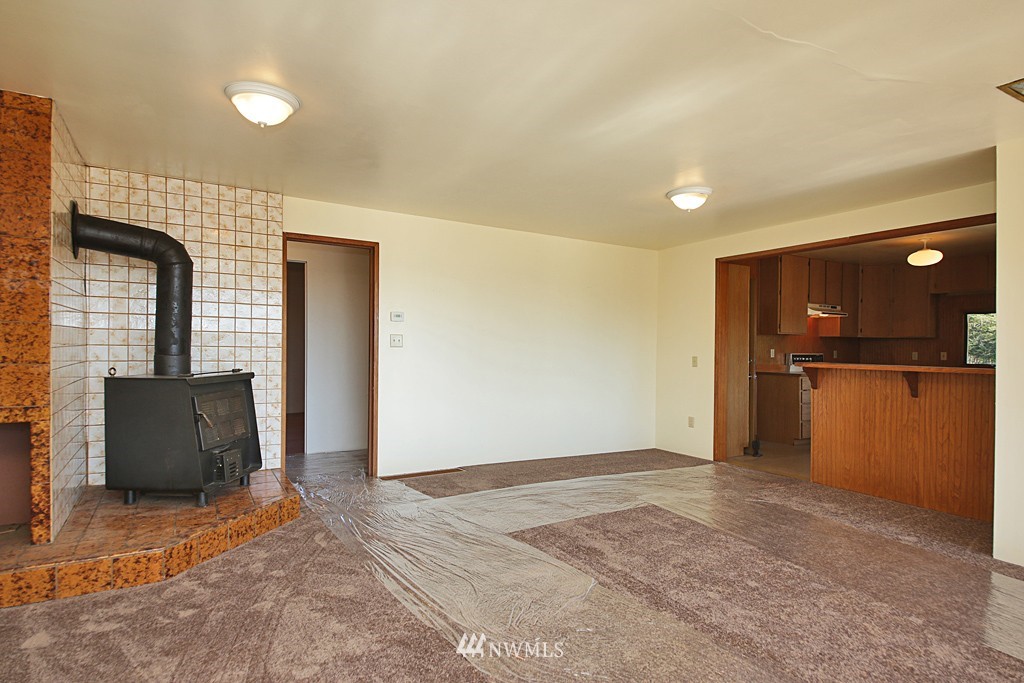 7966 Scatchet Head Road Clinton, WA 98236 - Photo 9 of 25 Gallery Image 9
