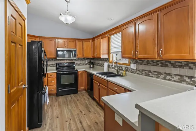 $350,000 | 10 Austin Court, Brighton, IL 62012