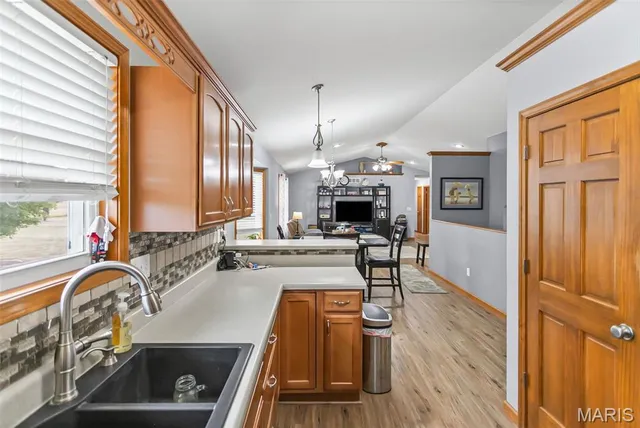 $350,000 | 10 Austin Court, Brighton, IL 62012