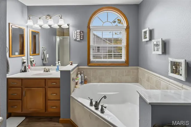 $350,000 | 10 Austin Court, Brighton, IL 62012