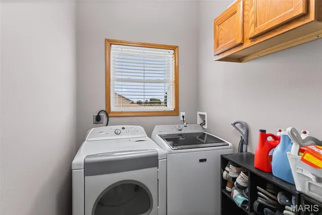 $350,000 | 10 Austin Court, Brighton, IL 62012