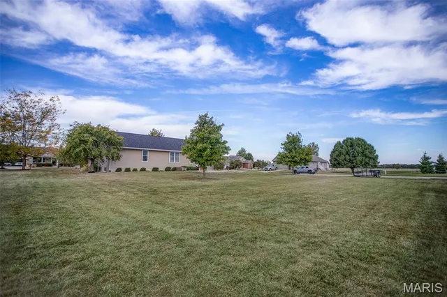 $350,000 | 10 Austin Court, Brighton, IL 62012