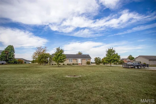 $350,000 | 10 Austin Court, Brighton, IL 62012