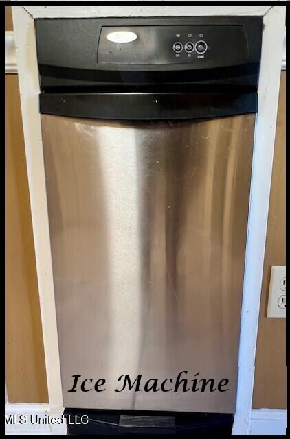 4790 Conner Drive Hernando, MS 38632 - Photo 20 of 58 4790 CONNER - ICE MACHINE