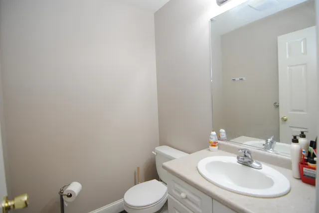 $2,500 | 3 Maple Ridge Drive, Unit 221, Merrimack, NH 03054