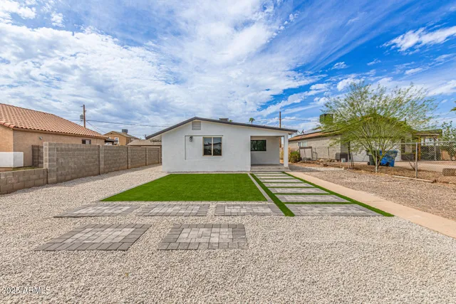 $338,000 | 4010 South 24th Place, Phoenix, AZ 85040