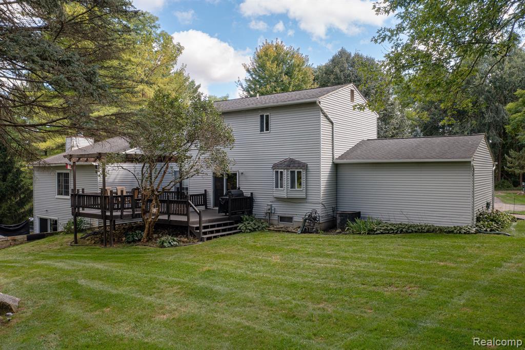 8620 Rattalee Lake Road Clarkston, MI 48348 - Photo 33 of 49