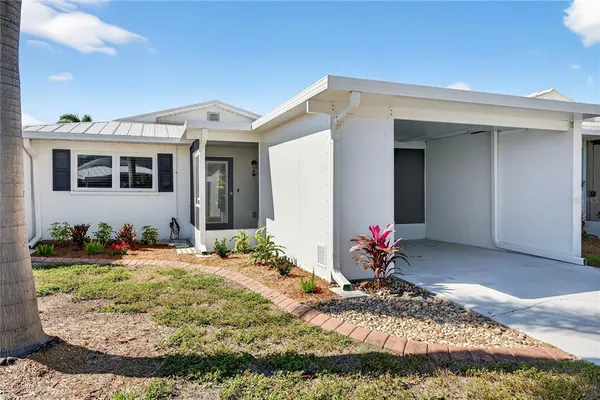 $355,000 | 620 Fair Winds Drive, Unit 620, Nokomis, FL 34275