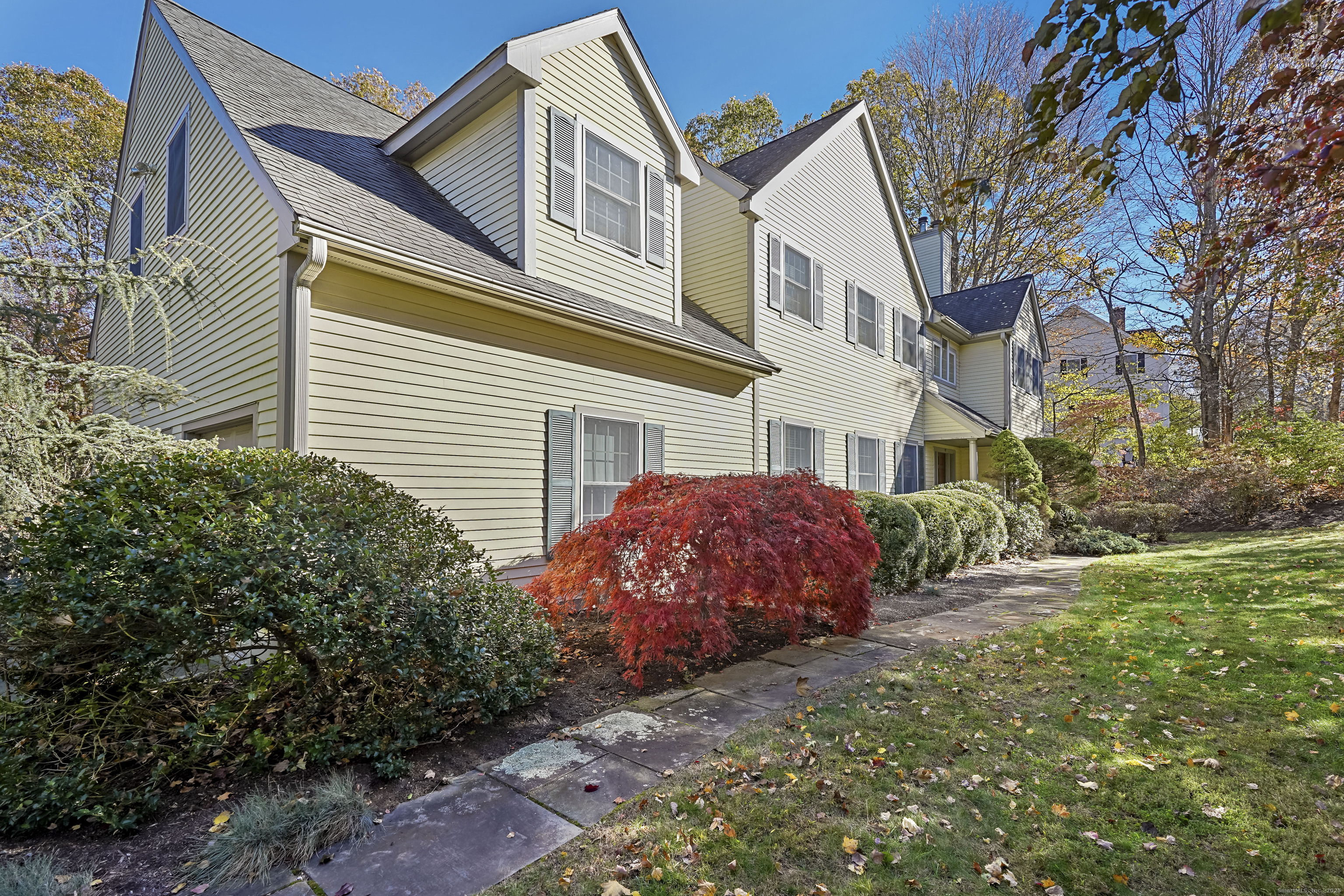77 Fox Glen Drive Stamford, CT 06903 - Photo 2 of 40