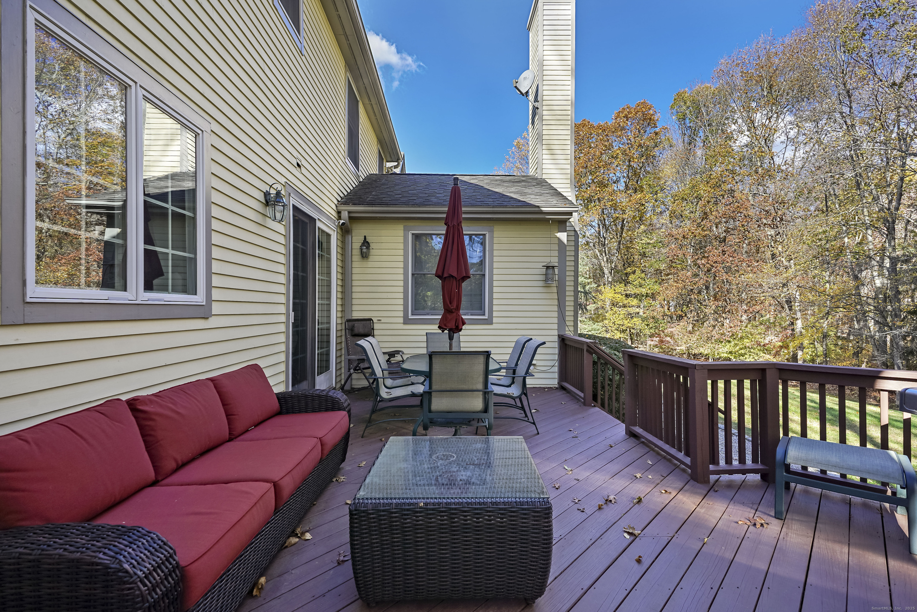 77 Fox Glen Drive Stamford, CT 06903 - Photo 6 of 40