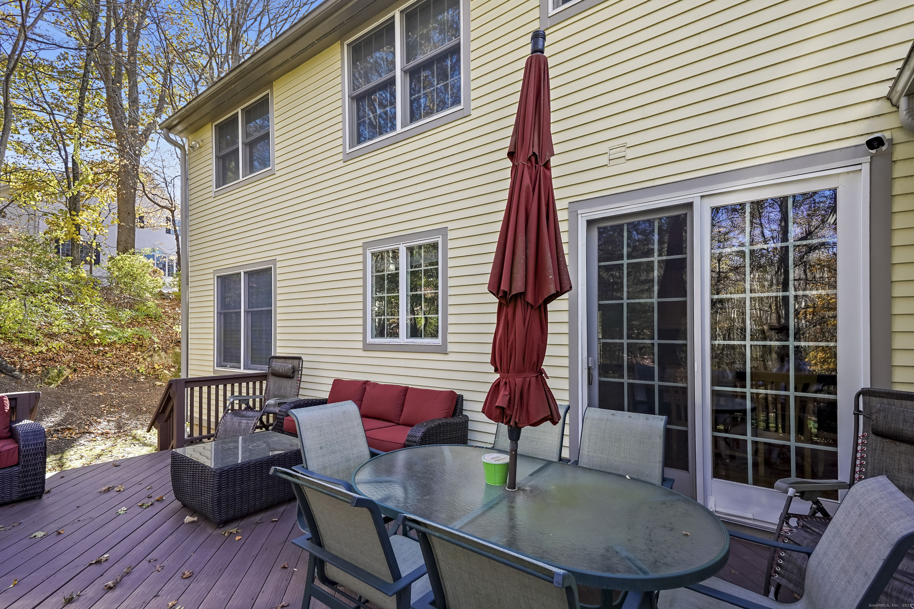 77 Fox Glen Drive Stamford, CT 06903 - Photo 7 of 40