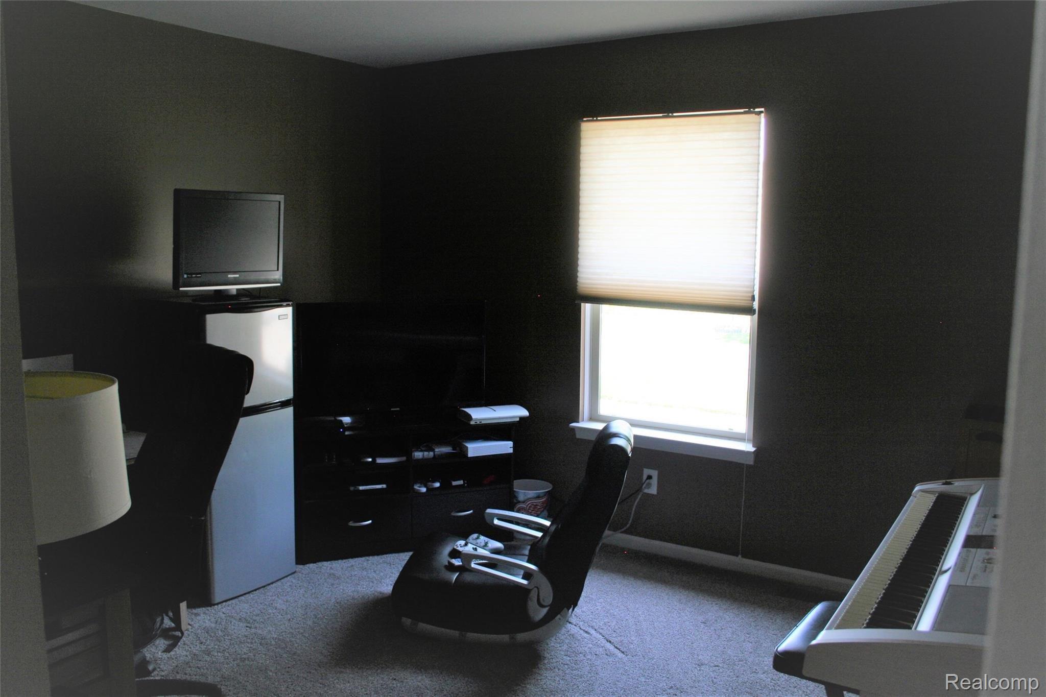 9398 Maple Ridge Drive Newport, MI 48166 - Photo 9 of 35 Den.JPG