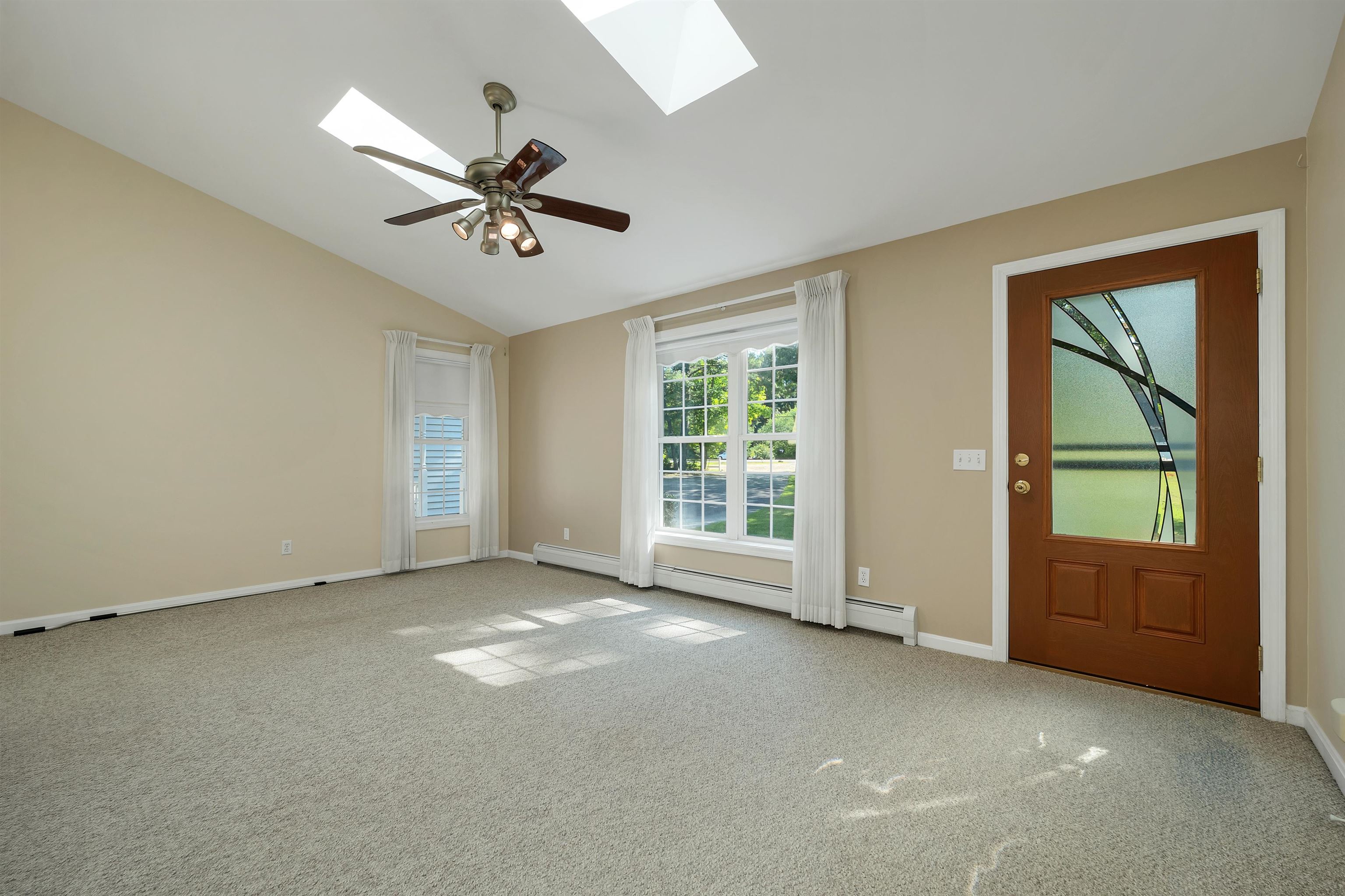 84 Fremont Road Raymond, NH 03077 - Photo 21 of 43
