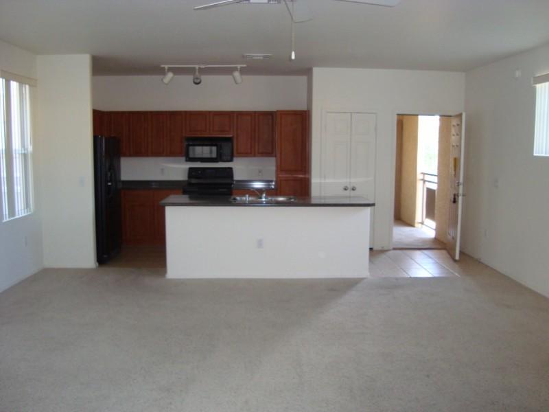 909 East Camelback Road, Unit 2033 Phoenix, AZ 85014 - Photo 2 of 6 Interior