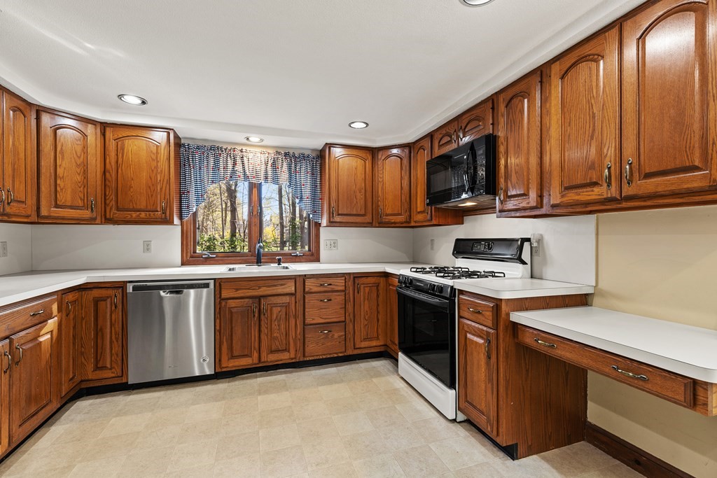 730 East Street Dedham, MA 02026 - Photo 21 of 38