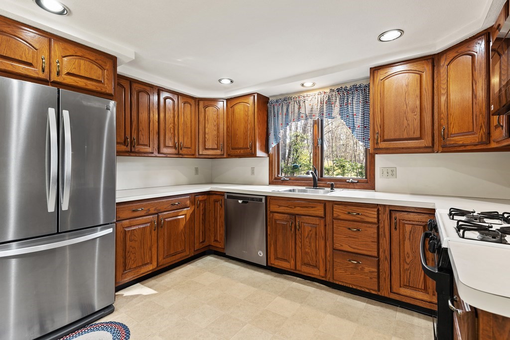 730 East Street Dedham, MA 02026 - Photo 22 of 38