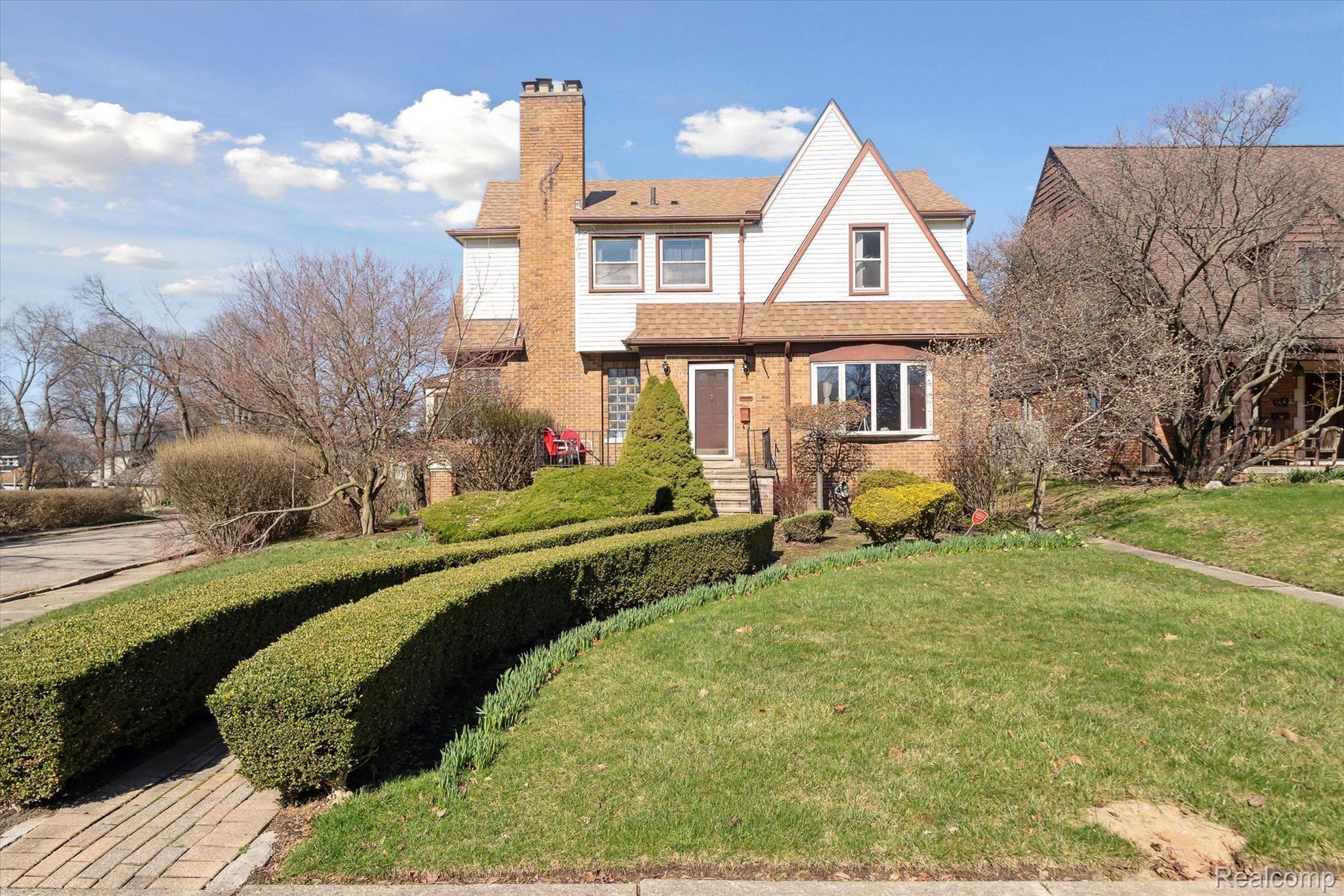 70 Cherokee Road Pontiac, MI 48341 - Photo 2 of 54 Gallery Image 2