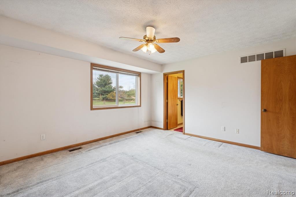 5920 West Coon Lake Road Howell, MI 48843 - Photo 25 of 61 Gallery Image 25