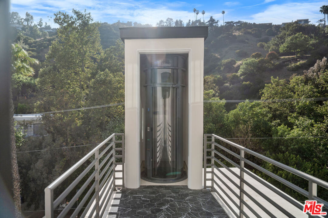 2256 Nichols Canyon Road Los Angeles, CA 90046 - Photo 35 of 45