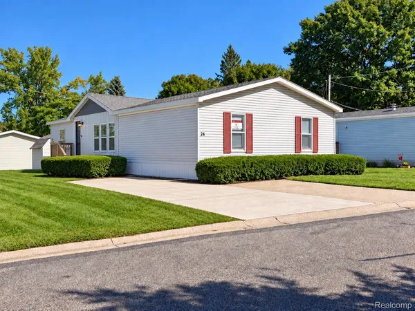 $86,900 | 24 Hill Drive, Linden, MI 48451