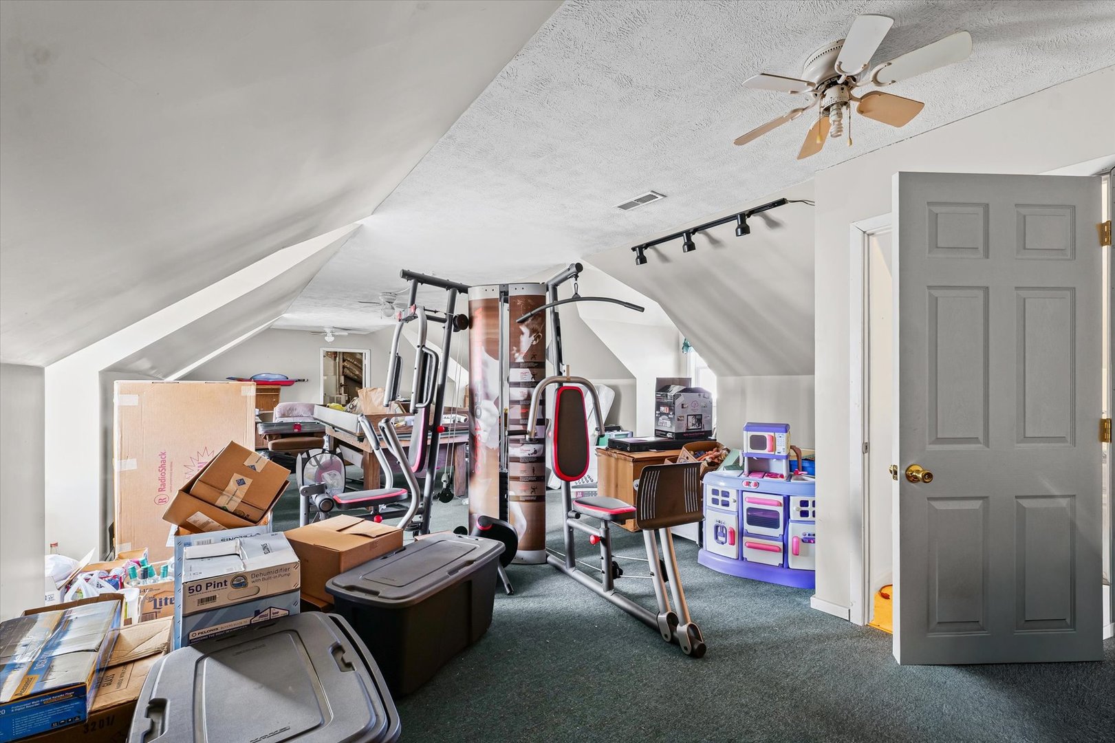 325 North Market Street Hoopeston, IL 60942 - Photo 26 of 35 a view of a room with gym equipment