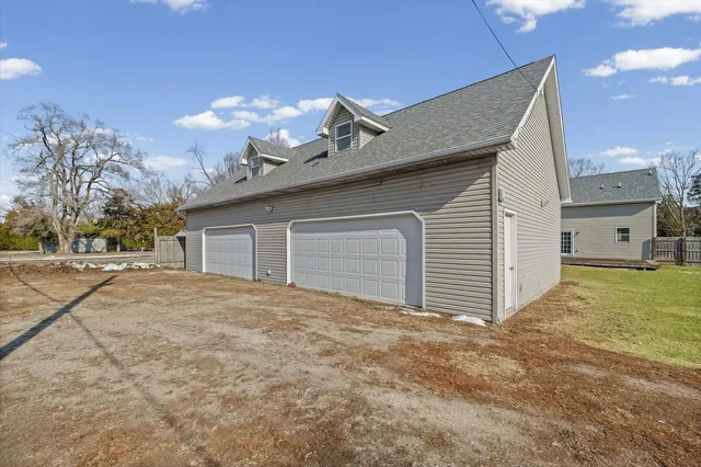 $230,000 | 325 North Market Street, Hoopeston, IL 60942