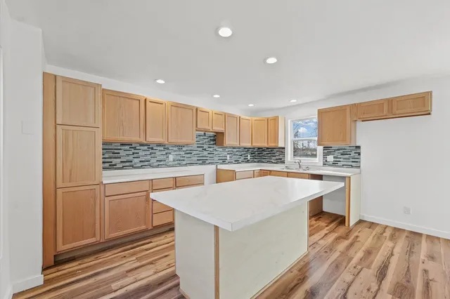 $230,000 | 325 North Market Street, Hoopeston, IL 60942