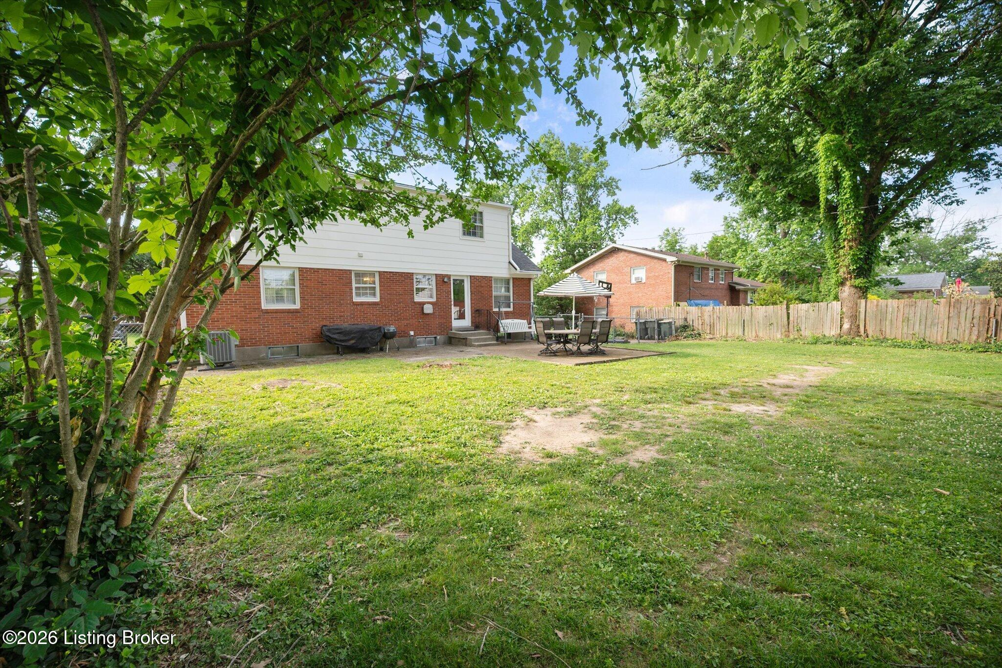 1905 Janlyn Road Jeffersontown, KY 40299 - Photo 25 of 26 Back Yard