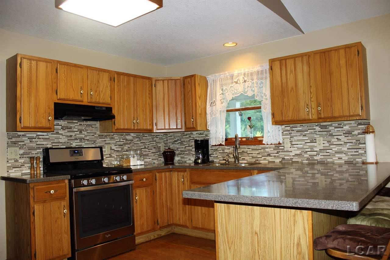 6277 Forrister Road Adrian, MI 49221 - Photo 10 of 68 31350620-9.JPG