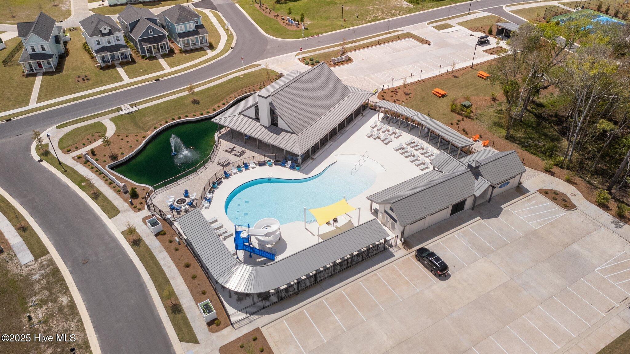 175 Freedom Park Road Beaufort, NC 28516 - Photo 36 of 41 Association pol & clubhouse