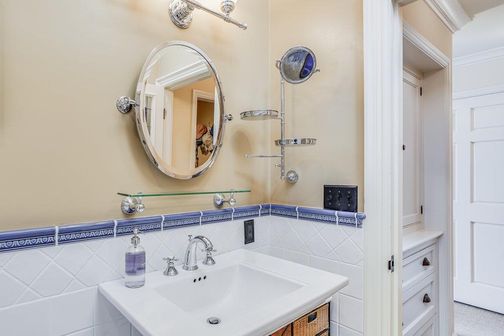 475 Rincon Avenue Sunnyvale, CA 94086 - Photo 41 of 58 a bathroom with a sink and a mirror