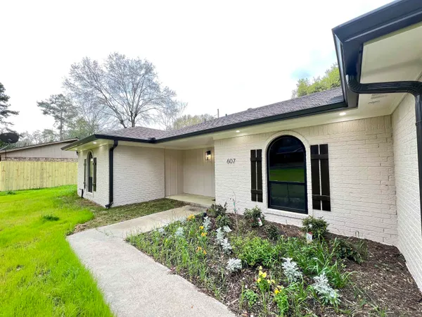 $329,900 | 607 Apple Blossom, Woodville, TX 75979
