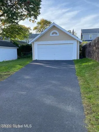 $2,800 | 30 Cardinal Avenue, Albany, NY 12208