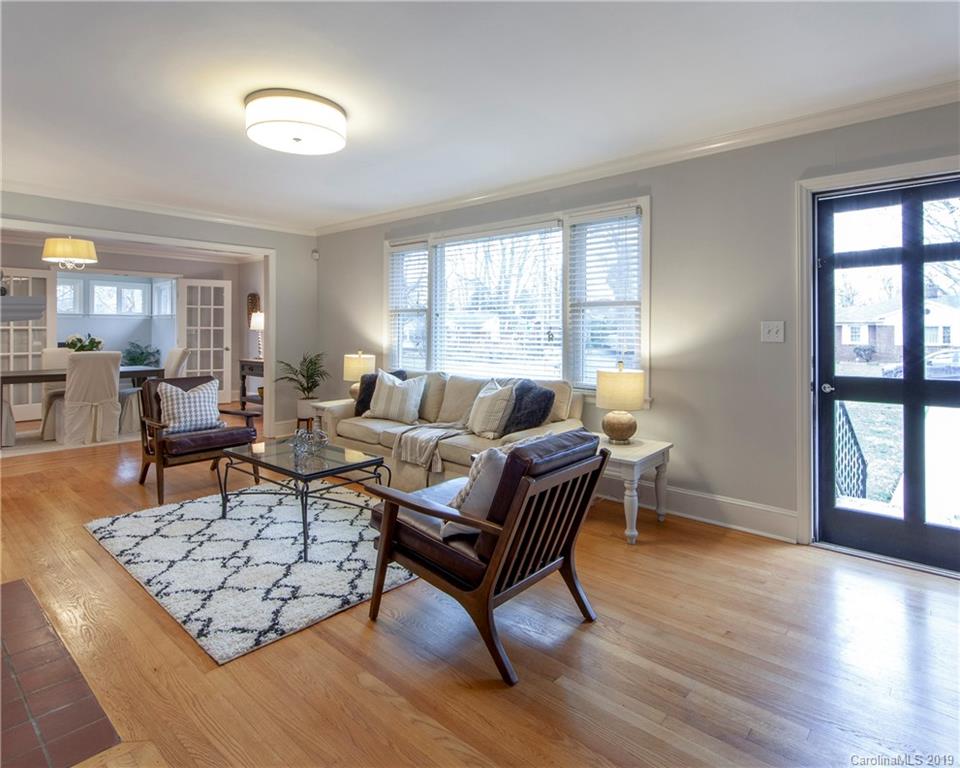 4143 Pineview Road Charlotte, NC 28211 - Photo 2 of 22 a living room with furniture and a window